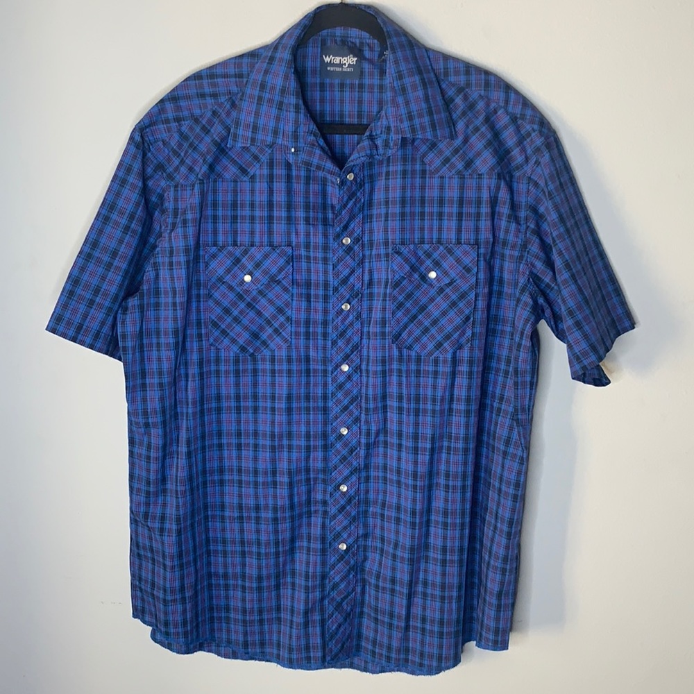 Wrangler blue plaid pearl snap button down shirt 17